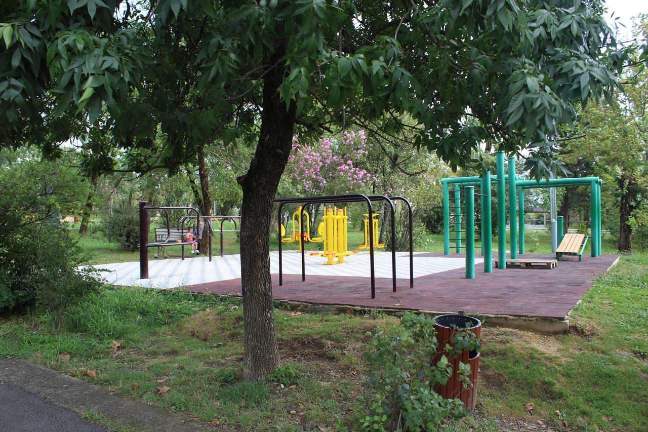 Hotel Rio Kutaisi Bagian luar foto